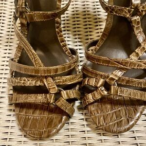 Tory Burch Brown Croc Embossed Sandals size 9
